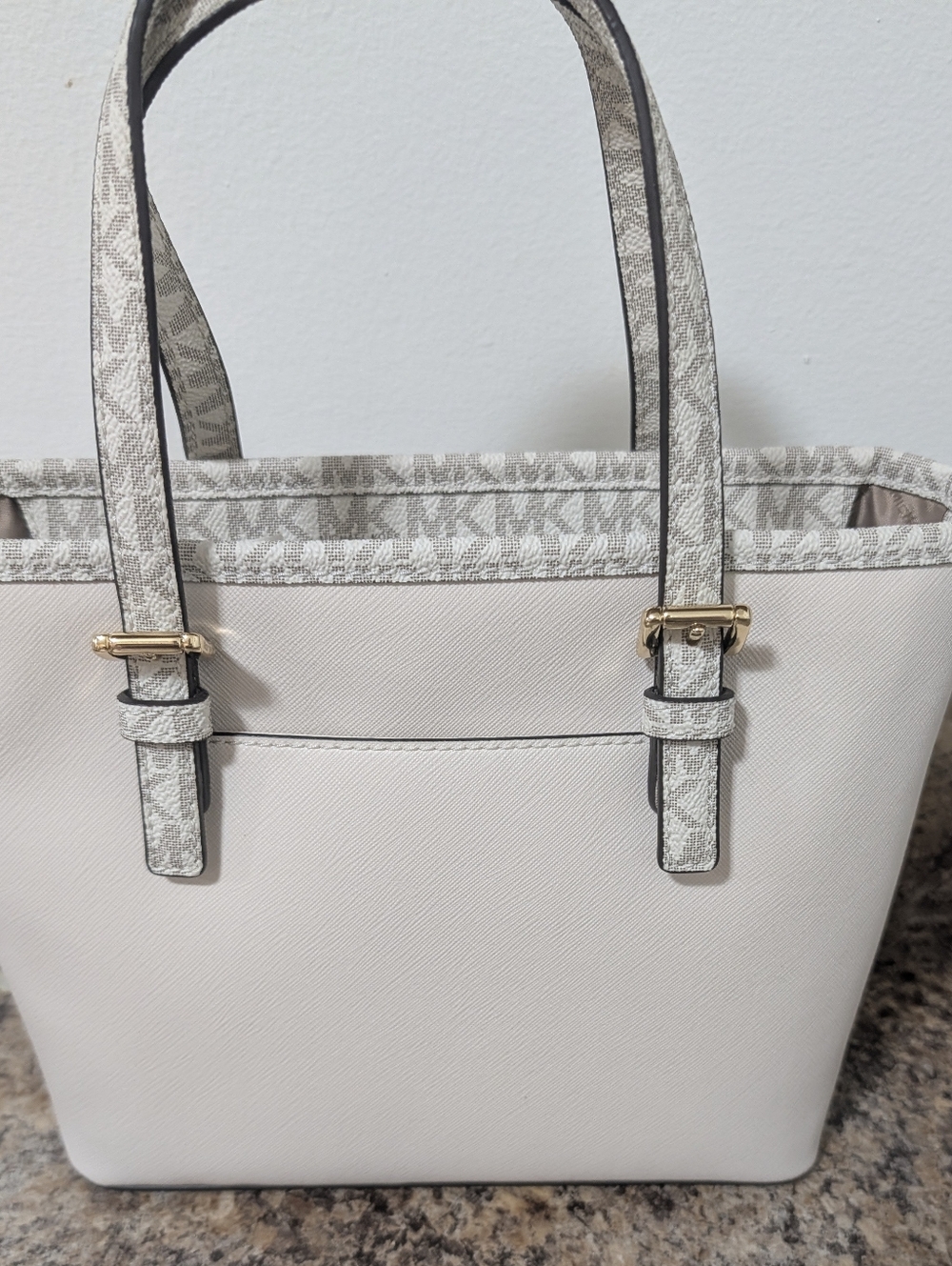 NWT Michael Kors Jet Set Tote  Cream and White Saffiano Tote with Gold Hardware - Picture 4 of 10